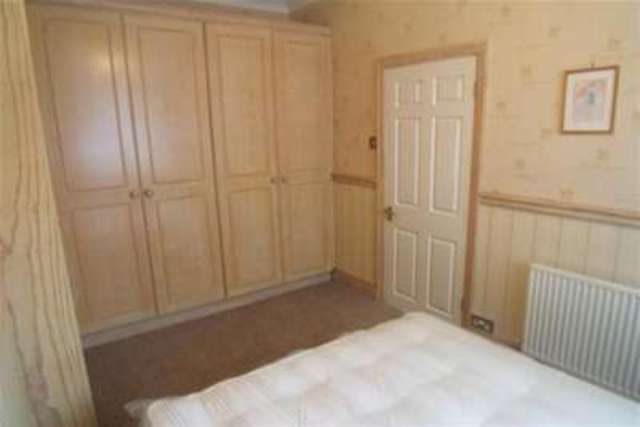  Image of 3 bedroom Terraced house to rent in Leeds Road Outwood Wakefield WF1 at Wakefield, WF1 2PN