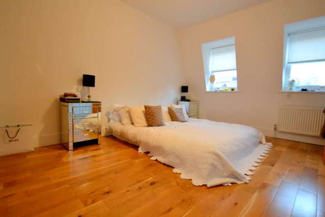  Image of 2 bedroom Flat to rent in Leman Street London E1 at Aldgate East, E1 8EU