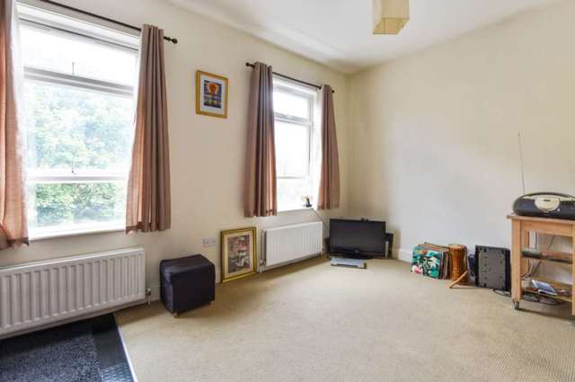  Image of 1 bedroom Flat for sale in Lillie Road London SW6 at Lillie Road Fulham London, SW6 7PA