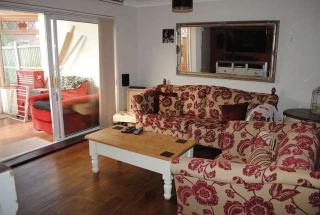  Image of 3 bedroom Mews for sale in Limber Close Gainsborough DN21 at Limber Close  Gainsborough, DN21 1TU