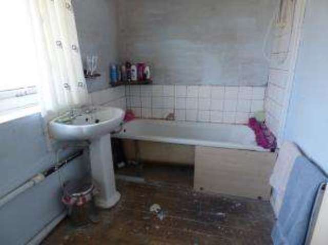  Image of 2 bedroom End of Terrace for sale in Lincoln Rise Romiley Stockport SK6 at Stockport Greater Manchester Romiley, SK6 3HU