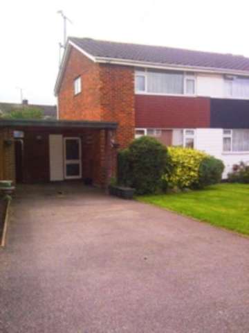  Image of 3 bedroom Semi-Detached house to rent in Linden Leas Benfleet SS7 at Linden Leas Thundersley Benfleet, SS7 4BB