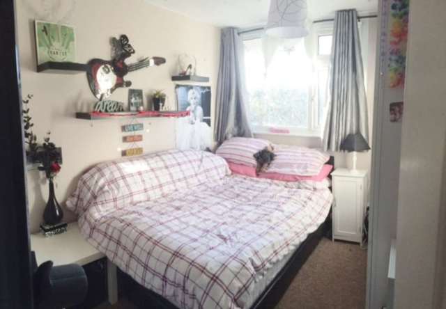  Image of 3 bedroom Semi-Detached house to rent in Linden Leas Benfleet SS7 at Linden Leas Thundersley Benfleet, SS7 4BB