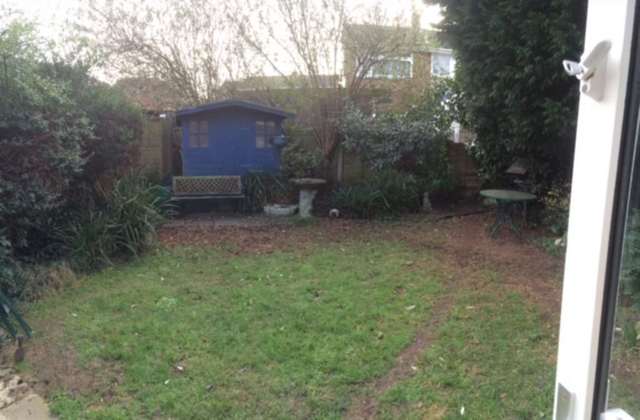  Image of 3 bedroom Semi-Detached house to rent in Linden Leas Benfleet SS7 at Linden Leas Thundersley Benfleet, SS7 4BB