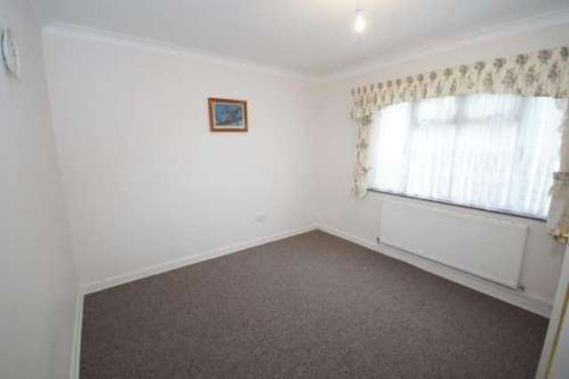  Image of 3 bedroom Flat to rent in Golf Links Road Ferndown BH22 at Ferndown  Dudsbury, BH22 8BX
