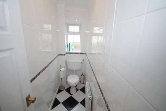 Image of 3 bedroom Flat to rent in Golf Links Road Ferndown BH22 at Ferndown  Dudsbury, BH22 8BX
