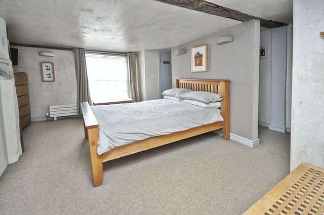  Image of 1 bedroom Flat for sale in Lombard Street Abingdon OX14 at Lombard Street  Abingdon, OX14 5EY