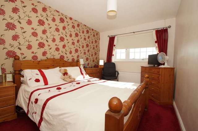  Image of 3 bedroom End of Terrace for sale in Lomond Road Piccotts End Hemel Hempstead HP2 at Lomond Road  Hemel Hempstead, HP2 6PB