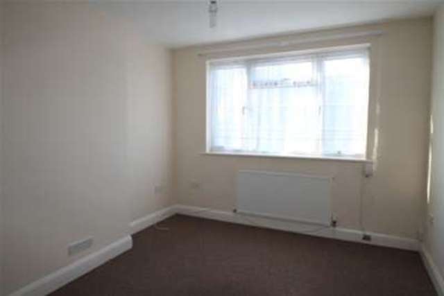  Image of 2 bedroom Property to rent in London Road Cheam Sutton SM3 at Sutton, SM3 9BJ