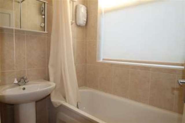  Image of 2 bedroom Property to rent in London Road Cheam Sutton SM3 at Sutton, SM3 9BJ