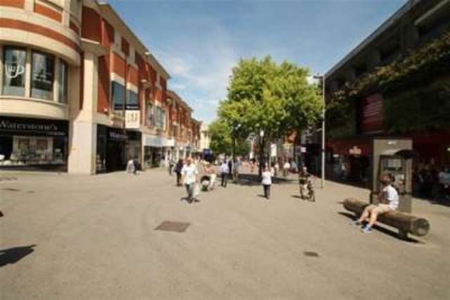  Image of 2 bedroom Property to rent in London Road Cheam Sutton SM3 at Sutton, SM3 9BJ