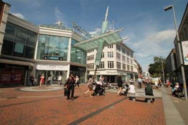  Image of 2 bedroom Property to rent in London Road Cheam Sutton SM3 at Sutton, SM3 9BJ