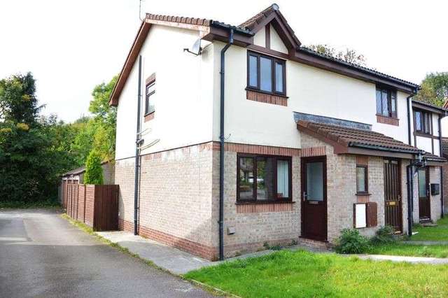  Image of 2 bedroom Terraced house to rent in Longpark Way St. Austell PL25 at Longpark Way  St. Austell, PL25 3UJ