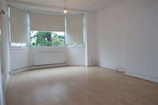  Image of 3 bedroom Detached house to rent in Oakwood Hill Loughton IG10 at Loughton, IG10 3EP