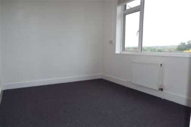  Image of 3 bedroom Detached house to rent in Oakwood Hill Loughton IG10 at Loughton, IG10 3EP