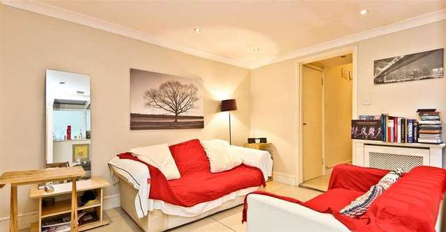  Image of 3 bedroom Apartment to rent in Loveridge Road London NW6 at Brondesbury, NW6 2DT