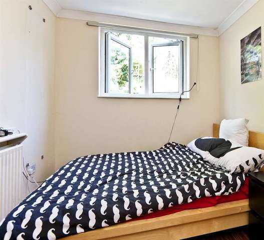  Image of 3 bedroom Apartment to rent in Loveridge Road London NW6 at Brondesbury, NW6 2DT