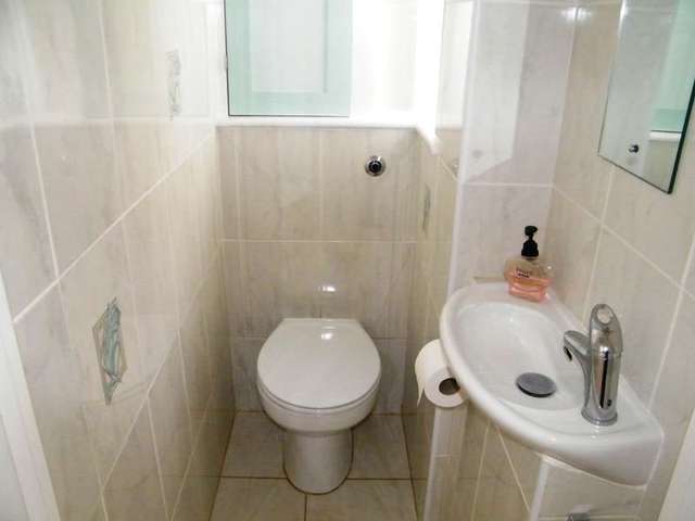  Image of 3 bedroom Terraced house to rent in Wedgwood Drive Parkstone Poole BH14 at Poole, BH14 8EX