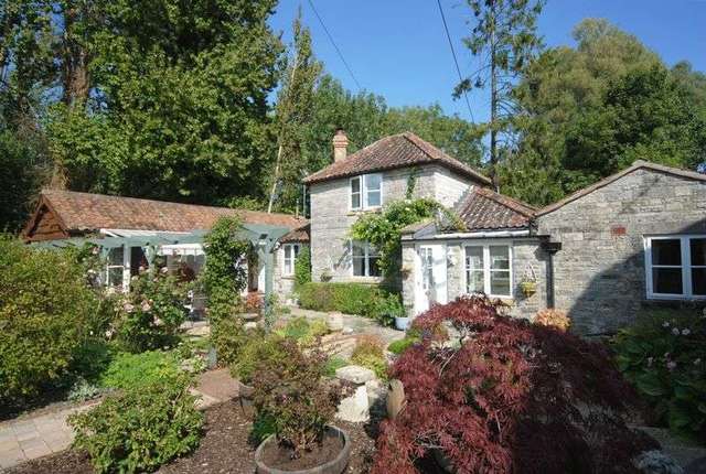  Image of 2 bedroom Cottage for sale in Lower Somerton Lower Somerton Somerton TA11 at Lower Somerton  Somerton, TA11 7AF