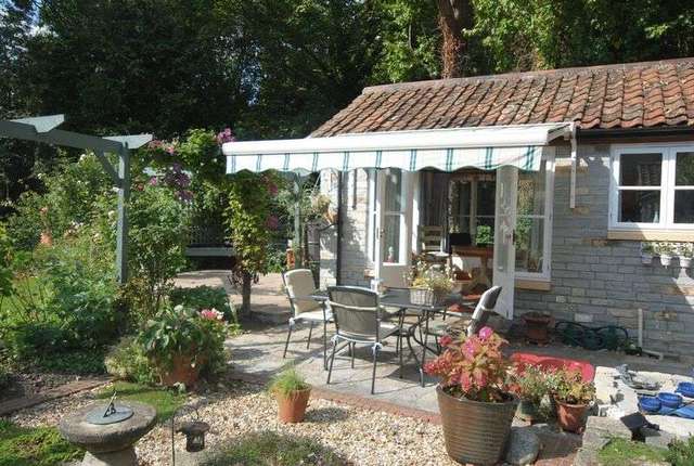  Image of 2 bedroom Cottage for sale in Lower Somerton Lower Somerton Somerton TA11 at Lower Somerton  Somerton, TA11 7AF