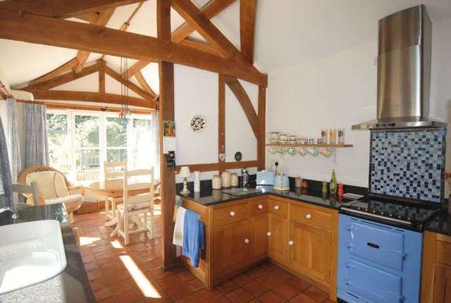  Image of 2 bedroom Cottage for sale in Lower Somerton Lower Somerton Somerton TA11 at Lower Somerton  Somerton, TA11 7AF