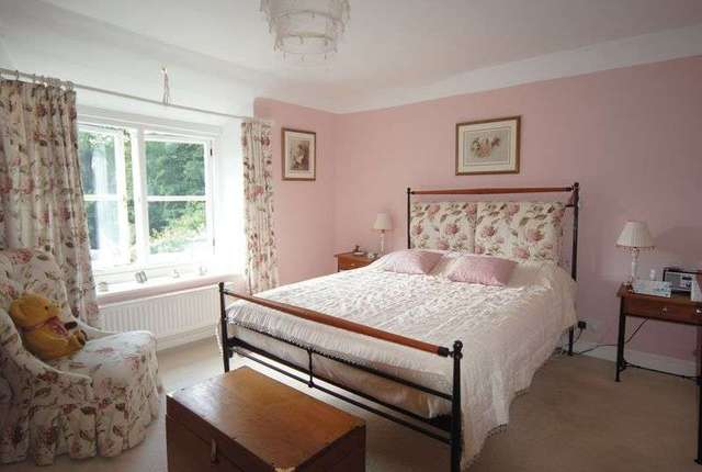  Image of 2 bedroom Cottage for sale in Lower Somerton Lower Somerton Somerton TA11 at Lower Somerton  Somerton, TA11 7AF