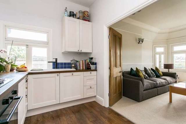  Image of 3 bedroom Flat to rent in Madeira Road London SW16 at London, SW16 2DE