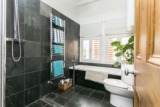  Image of 3 bedroom Flat to rent in Madeira Road London SW16 at London, SW16 2DE