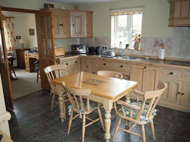  Image of 4 bedroom Detached house for sale in Main Street Dry Doddington Newark NG23 at Main Street Dry Doddington Dry Doddington, NG23 5HU