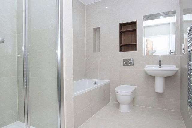  Image of 2 bedroom Flat to rent in Manor Road Chigwell IG7 at Manor Road  Chigwell, IG7 5PS