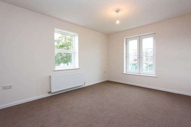  Image of 2 bedroom Flat to rent in Manor Road St. Thomas Exeter EX4 at 28 Manor Road  Exeter, EX4 1EN