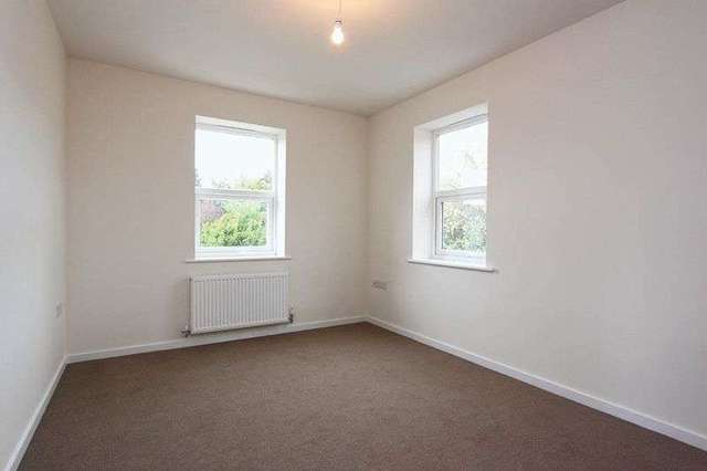  Image of 2 bedroom Flat to rent in Manor Road St. Thomas Exeter EX4 at 28 Manor Road  Exeter, EX4 1EN
