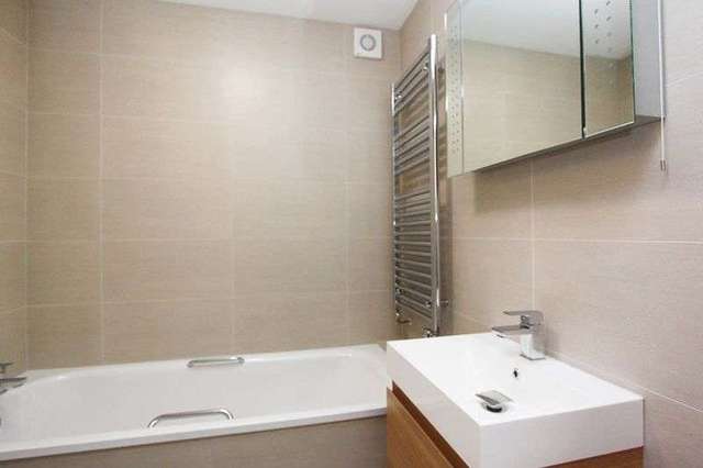  Image of 2 bedroom Flat to rent in Manor Road St. Thomas Exeter EX4 at 28 Manor Road  Exeter, EX4 1EN
