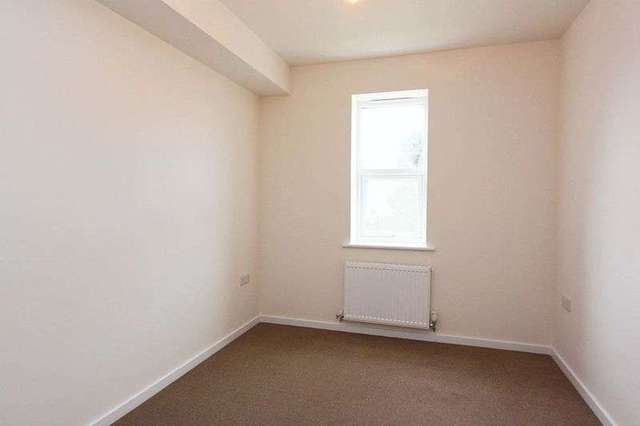  Image of 2 bedroom Flat to rent in Manor Road St. Thomas Exeter EX4 at 28 Manor Road  Exeter, EX4 1EN