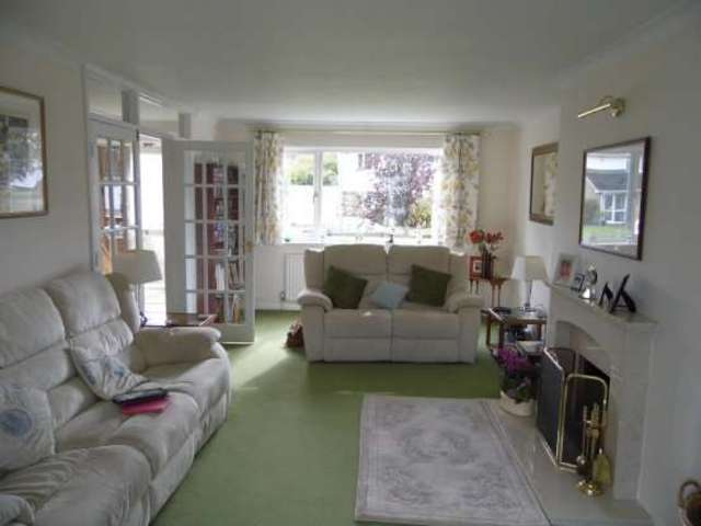  Image of 4 bedroom Detached house for sale in Manor Road Henley-on-Thames RG9 at Henley-On-Thames Oxfordshire Henley-On-Thames, RG9 1LU