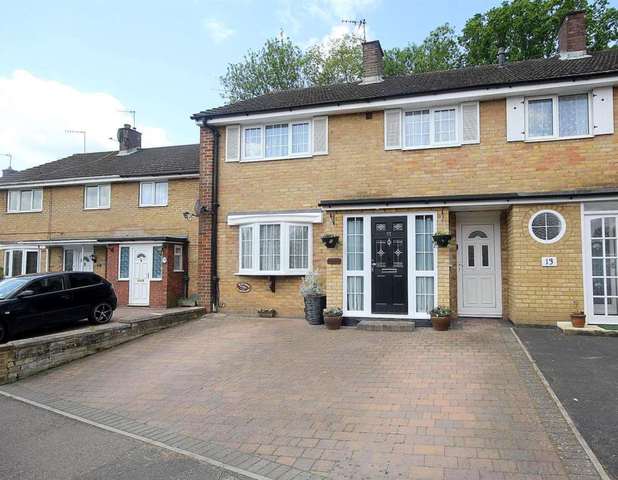  Image of 3 bedroom Detached house for sale in Marlins Turn Hemel Hempstead HP1 at Marlins Turn Gadebridge Hemel Hempstead, HP1 3LQ