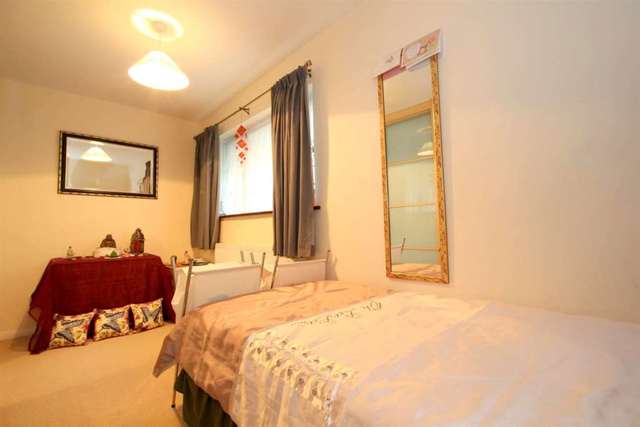  Image of 3 bedroom Detached house for sale in Marlins Turn Hemel Hempstead HP1 at Marlins Turn Gadebridge Hemel Hempstead, HP1 3LQ