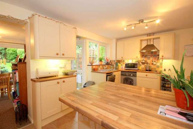  Image of 3 bedroom Detached house for sale in Marlins Turn Hemel Hempstead HP1 at Marlins Turn Gadebridge Hemel Hempstead, HP1 3LQ
