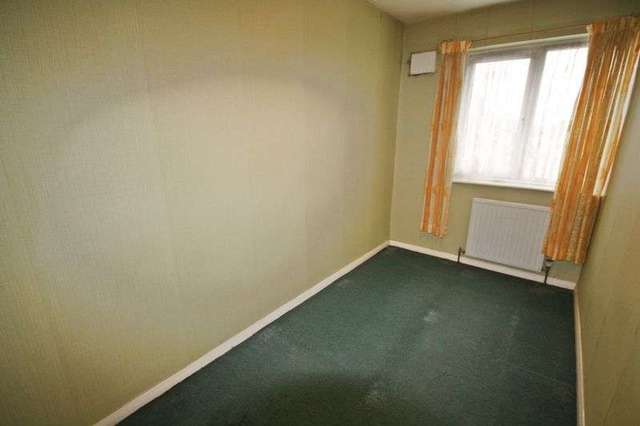  Image of 3 bedroom Terraced house for sale in Maurier Close Northolt UB5 at Maurier Close  Northolt, UB5 5JY