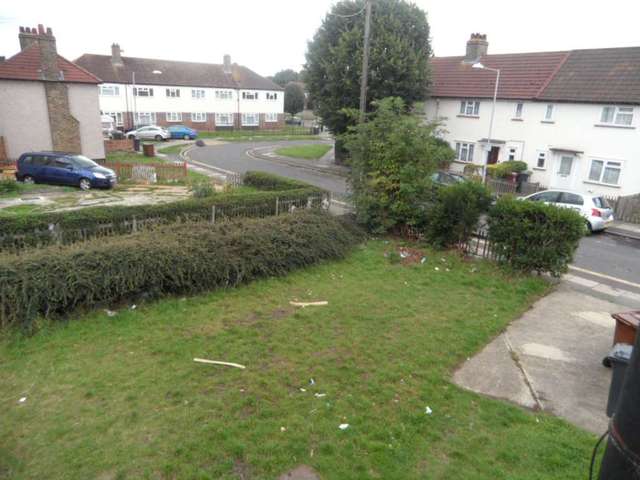  Image of 2 bedroom Detached house to rent in Meadow Road Barking IG11 at Meadow Road  Barking, IG11 9QS