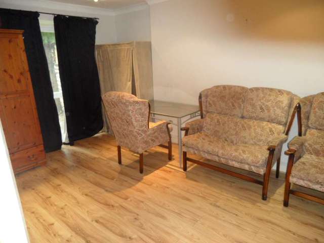  Image of 2 bedroom Detached house to rent in Meadow Road Barking IG11 at Meadow Road  Barking, IG11 9QS
