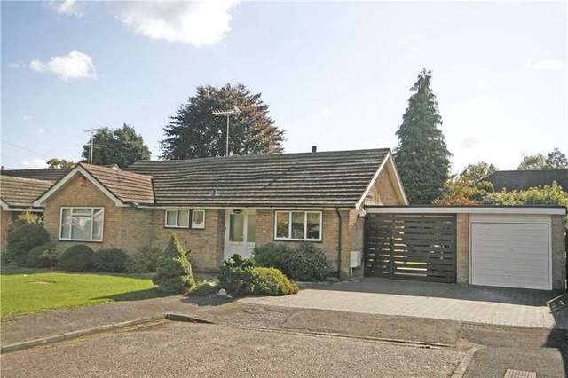 Image of 3 bedroom Detached house for sale in Melbury Close West Byfleet KT14 at West Byfleet Surrey West Byfleet, KT14 6RG