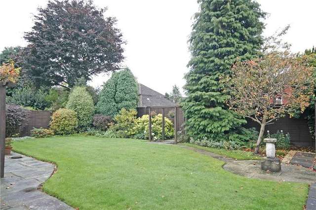  Image of 3 bedroom Detached house for sale in Melbury Close West Byfleet KT14 at West Byfleet Surrey West Byfleet, KT14 6RG