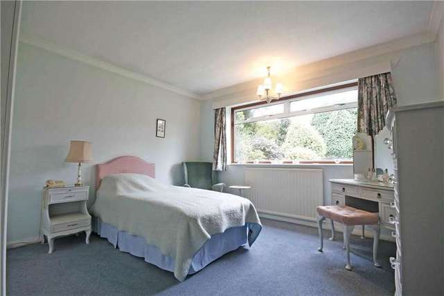  Image of 3 bedroom Detached house for sale in Melbury Close West Byfleet KT14 at West Byfleet Surrey West Byfleet, KT14 6RG