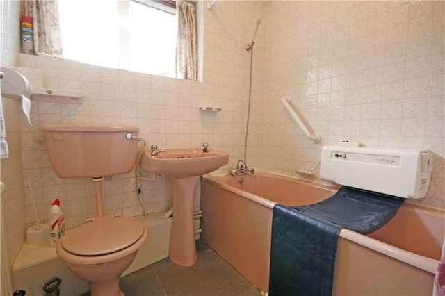  Image of 3 bedroom Detached house for sale in Melbury Close West Byfleet KT14 at West Byfleet Surrey West Byfleet, KT14 6RG