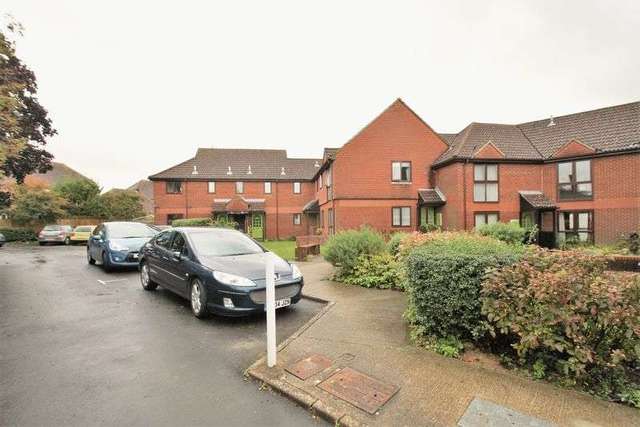  Image of 1 bedroom Retirement Property for sale in Meon Gardens Swanmore Southampton SO32 at Meon Gardens Swanmore Southampton, SO32 2TN