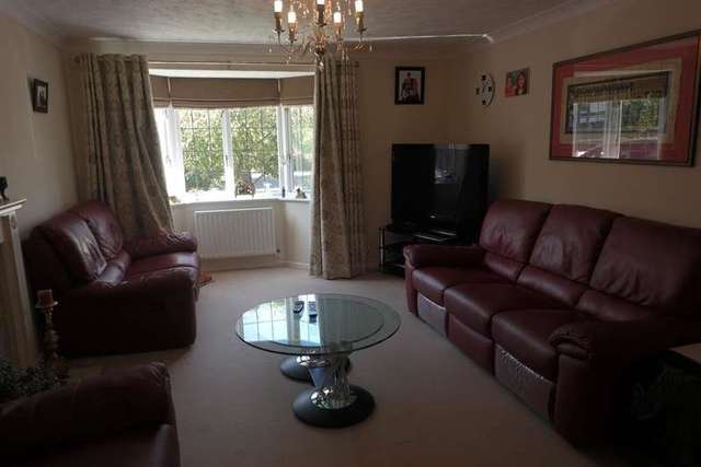  Image of 4 bedroom Detached house to rent in Merryweather Close Finchampstead Wokingham RG40 at Wokingham Berkshire Finchampstead, RG40 4YH