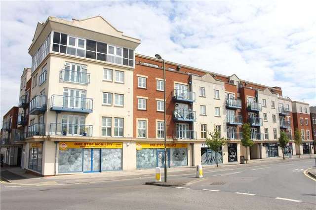  Image of 2 bedroom Apartment for sale in Goldsworth Road Horsell Woking GU21 at 101 Goldsworth Road Woking Horsell, GU21 6LF