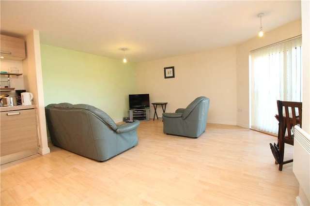  Image of 2 bedroom Apartment for sale in Goldsworth Road Horsell Woking GU21 at 101 Goldsworth Road Woking Horsell, GU21 6LF