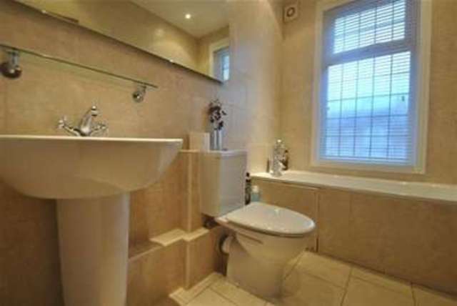  Image of 4 bedroom Terraced house to rent in Montreal Road Ilford IG1 at Montreal Road  Ilford, IG1 4SH